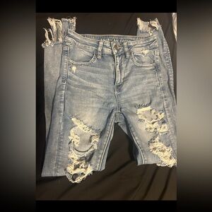 American eagle Women’s ripped skinny jeans; light wash size 4 or 27